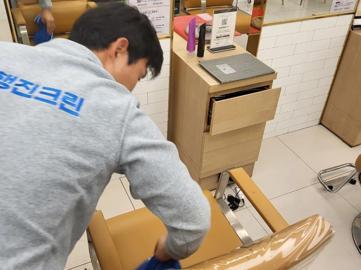 강서구 오곡동 미용실 복도·대기 동선 야간 위생청소 사례 - 행진크린