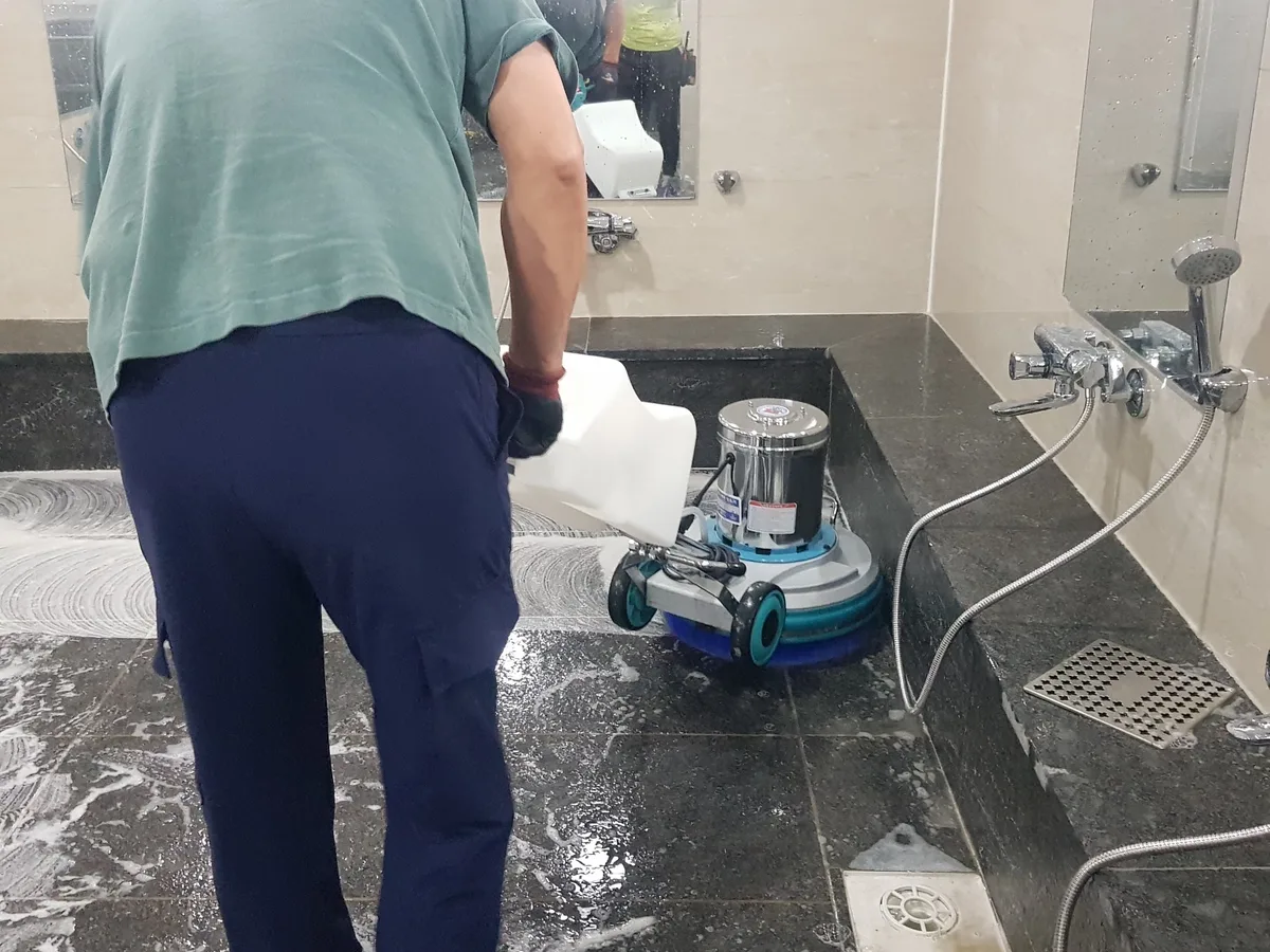 종로구 견지동 찜질방 수전·샤워기 건식 사우나 위생청소 사례 - 행진크린