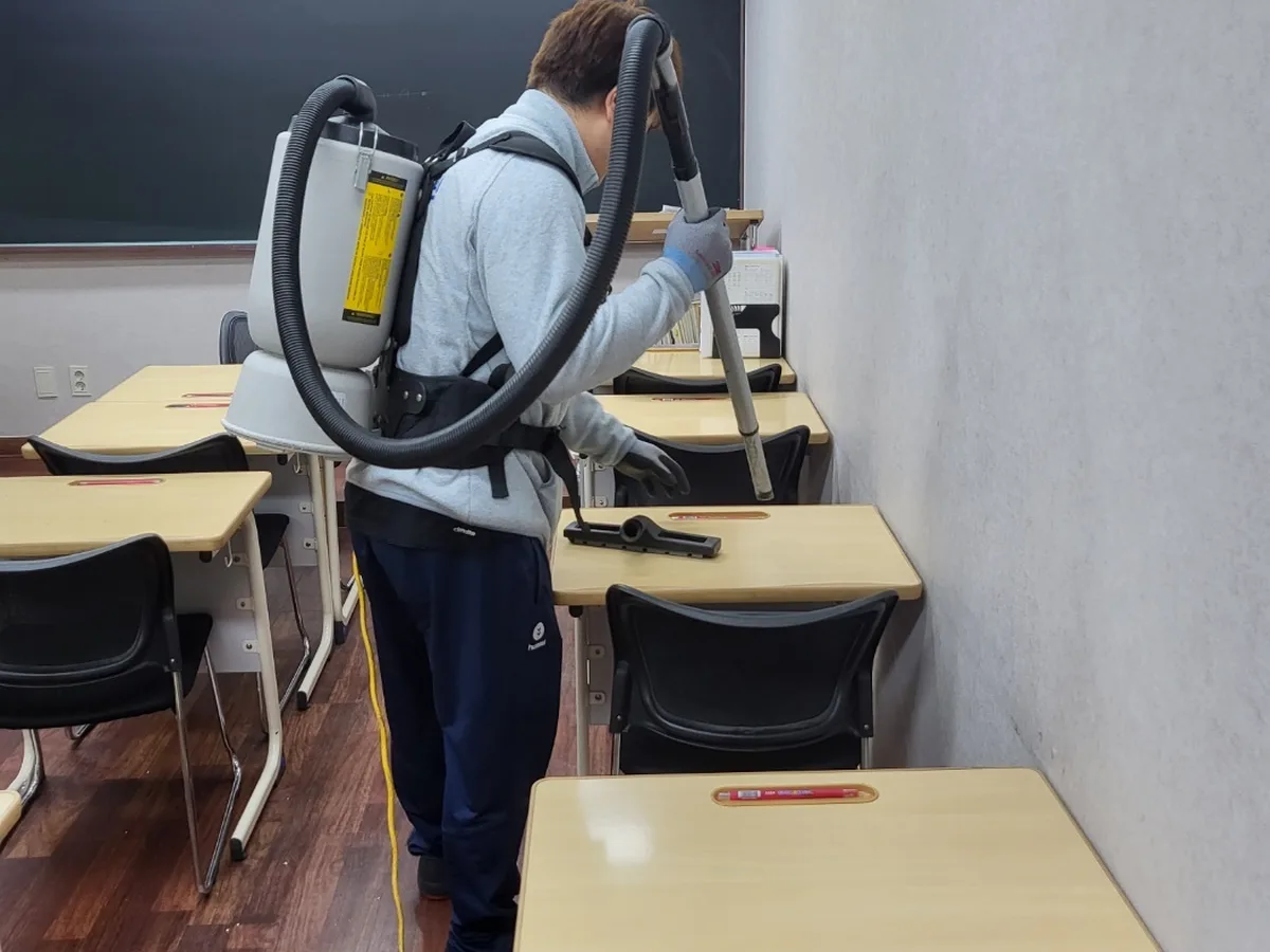 은평구 불광동 학원 좌석·책상 진공 바닥 위생청소 사례 - 행진크린