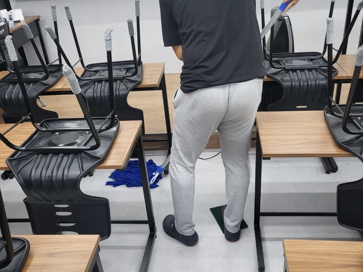 은평구 불광1동 학원 바닥 물청소 위생청소 사례 - 행진크린